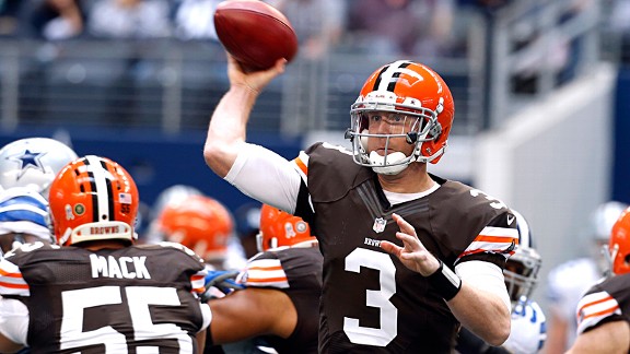 Browns sticking with Brandon Weeden as starting quarterback