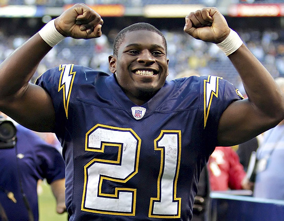 Yearbook, Dec. 10: LaDainian Tomlinson sets single-season TD record