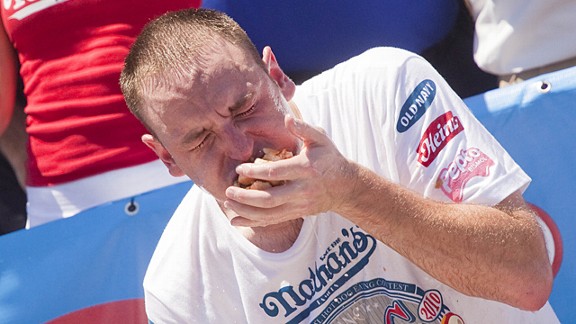 Phil Kessel vs Joey Chestnut: Who would win in a hot dog eating