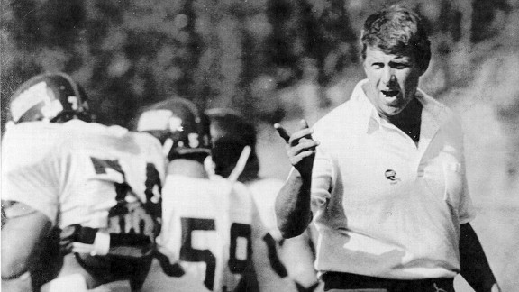 Yearbook, Dec. 15: New York Giants promote Bill Parcells