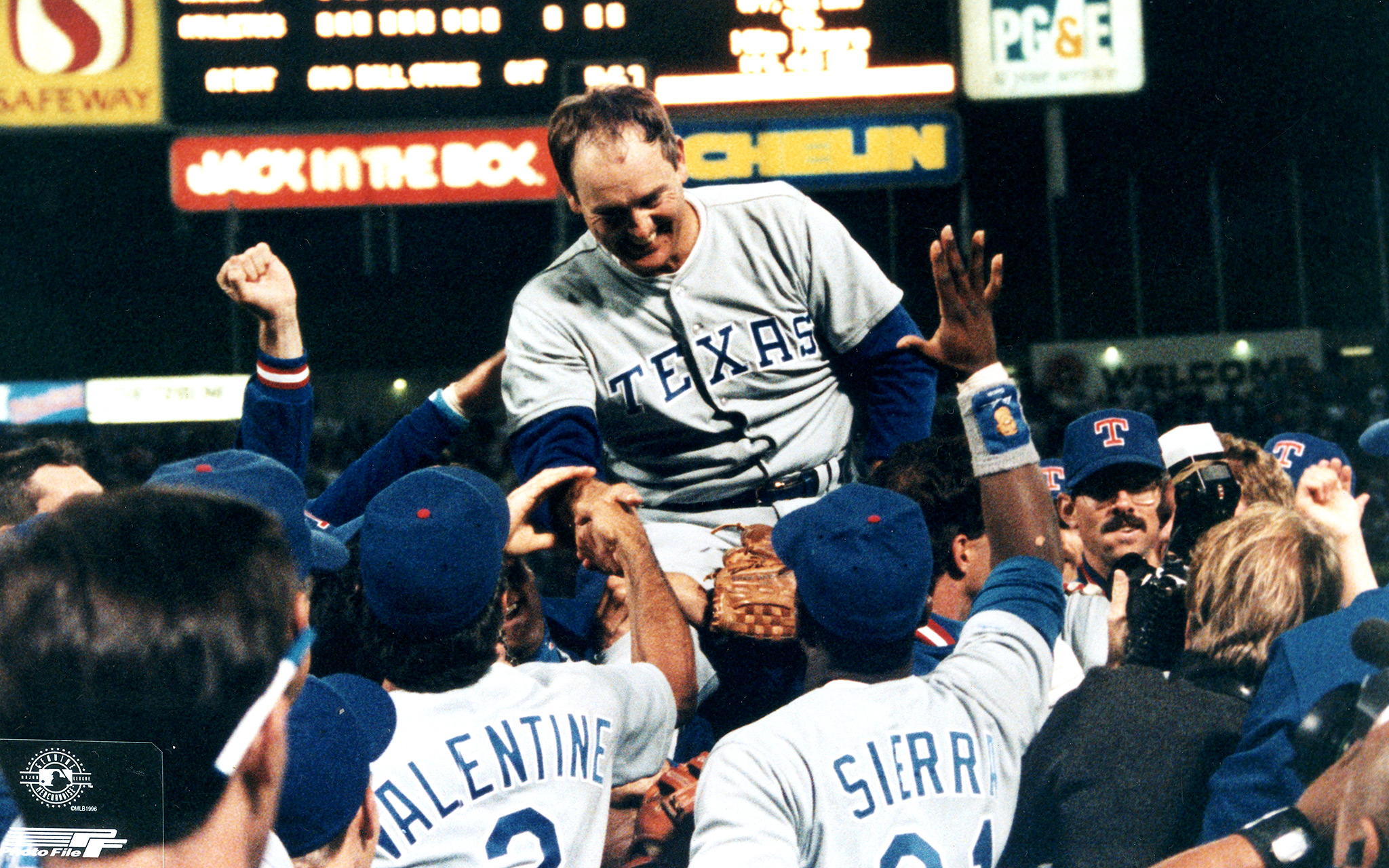 Nolan Ryan throws 7th no-hitter in 1991