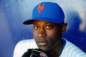 Mets Sign Reliever LaTroy Hawkins - The New York Times