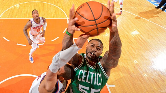 Celtics sign Terrence Williams