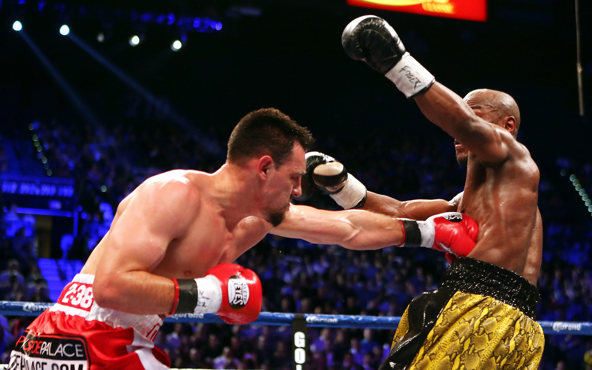 Body Language - Gallery: Floyd Mayweather Jr. Vs. Robert Guerrero - ESPN