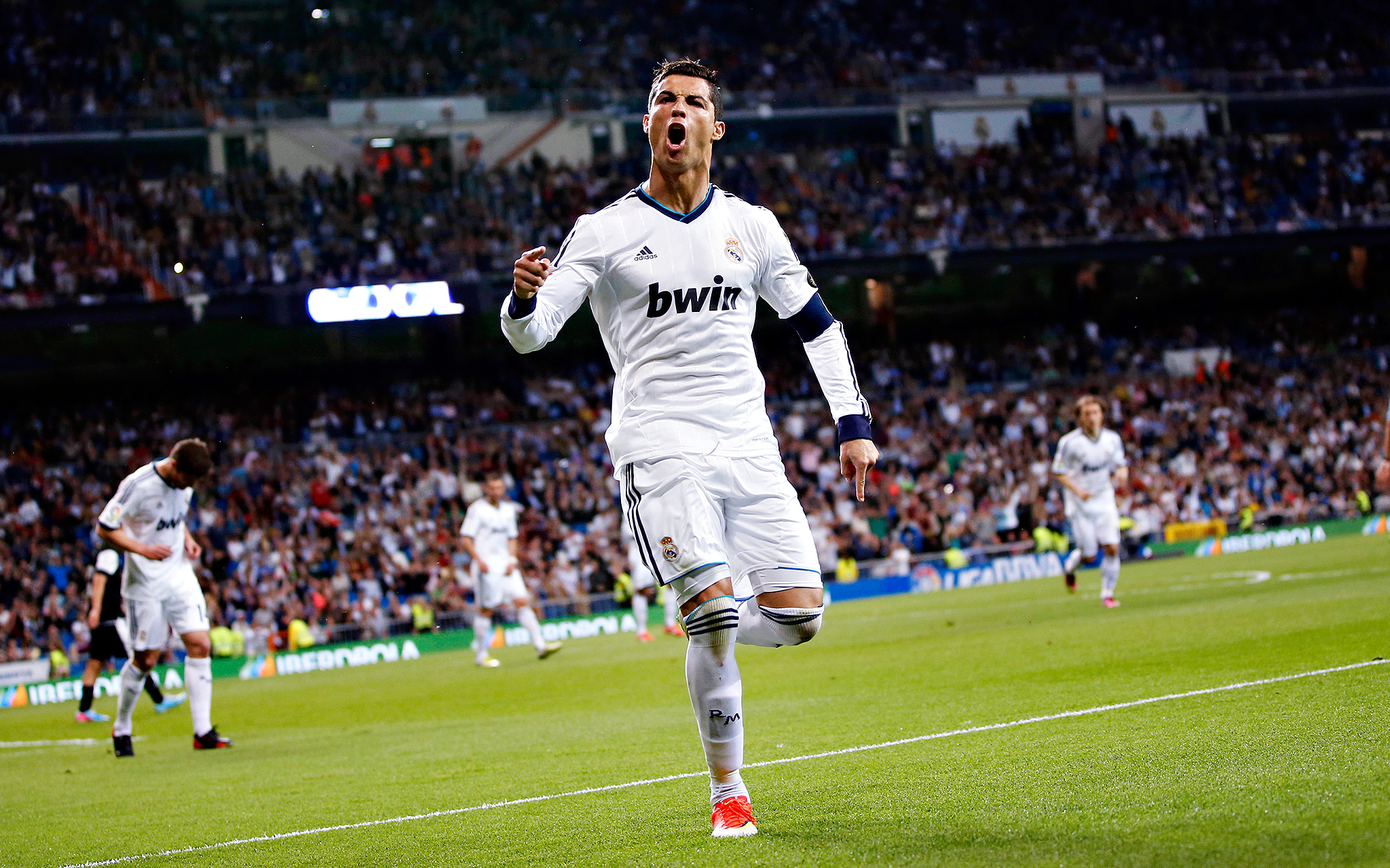 Cristiano Ronaldo The Week In Pictures For May 6 May 8 2013 Espn
