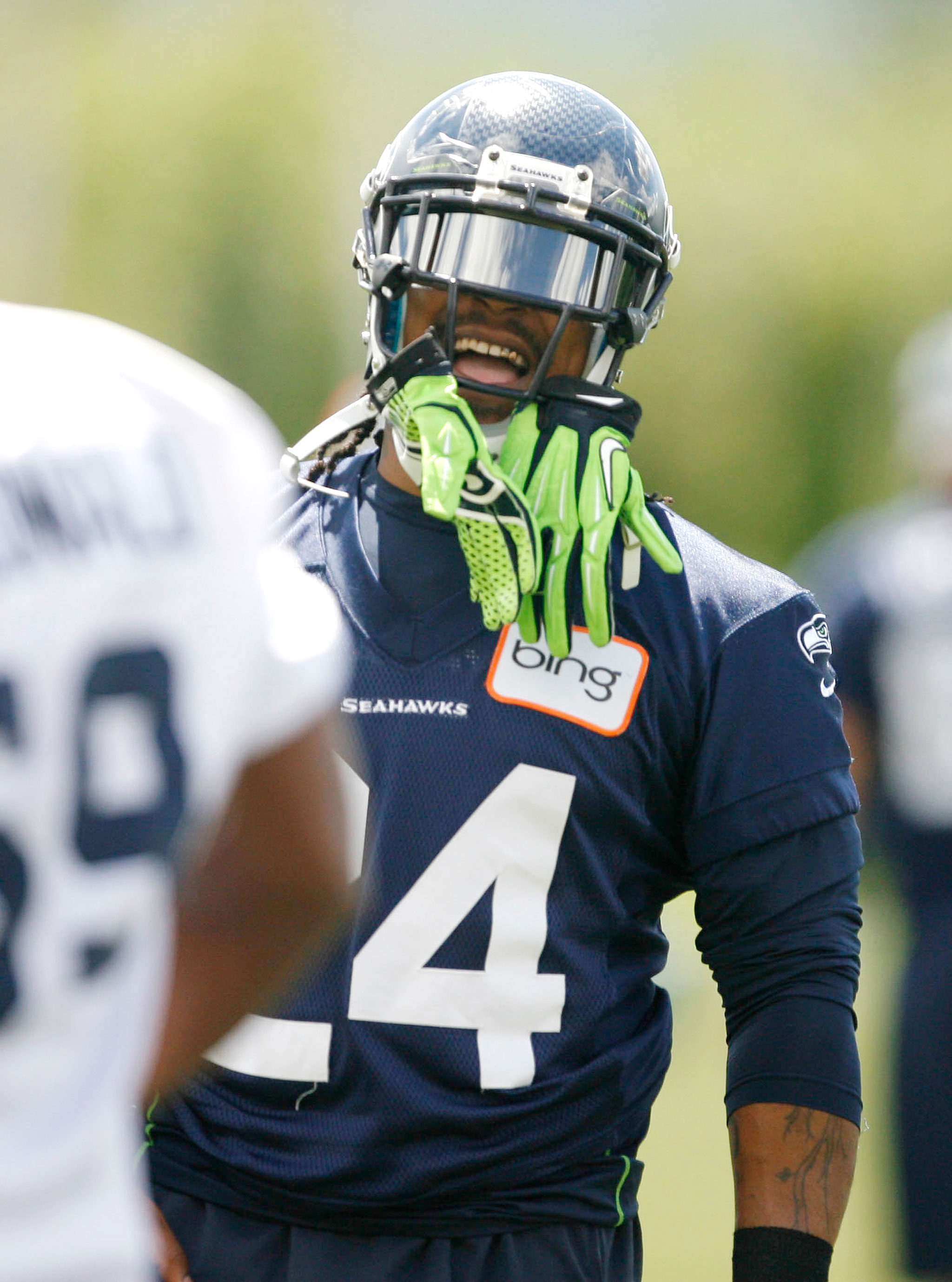 Marshan Lynch Uniforms from around the Sporting world ESPN