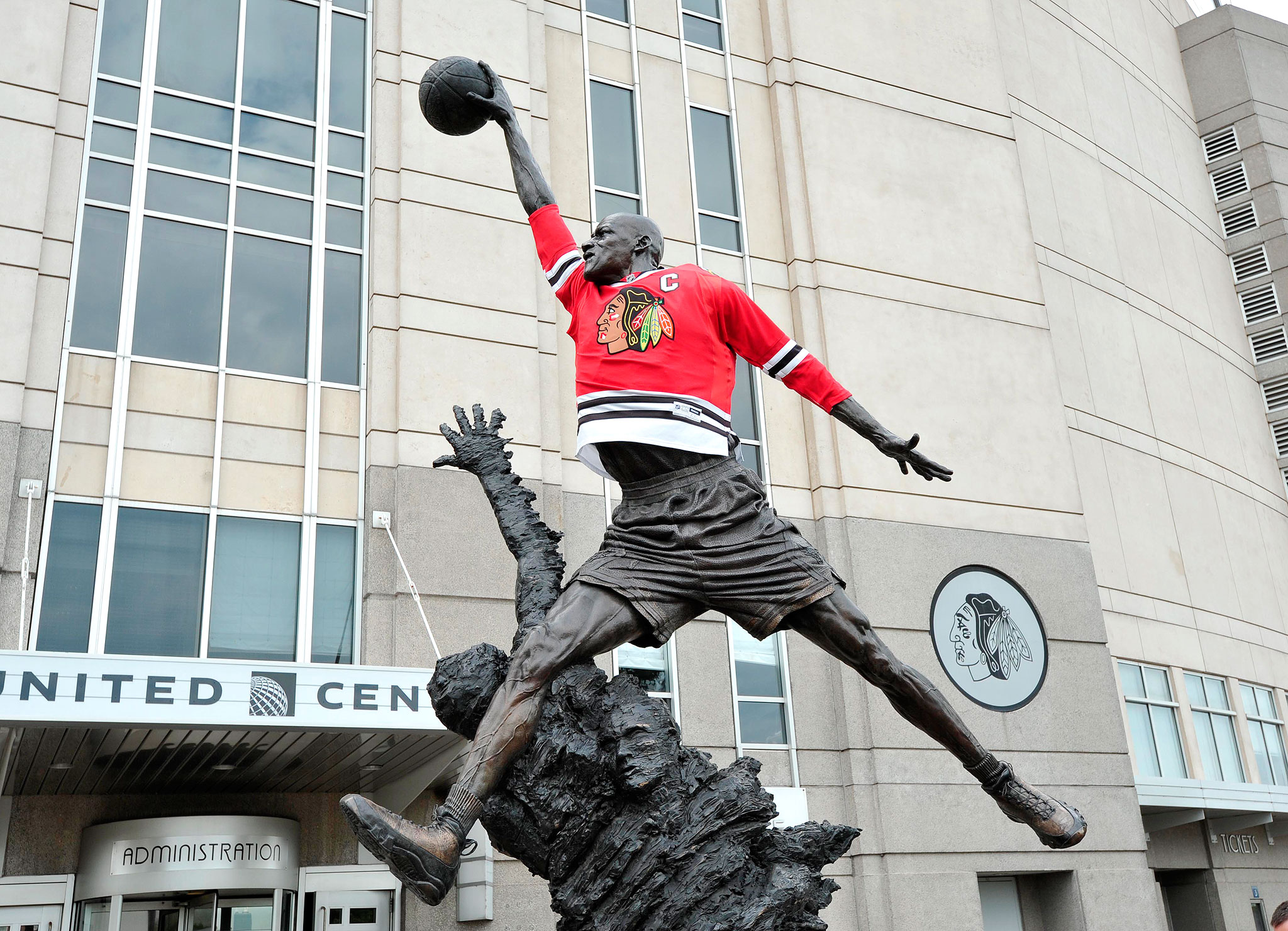 capitalism Astonishment Gargle Michael Jordan statue - Uniforms from around the Sporting world - ESPN
