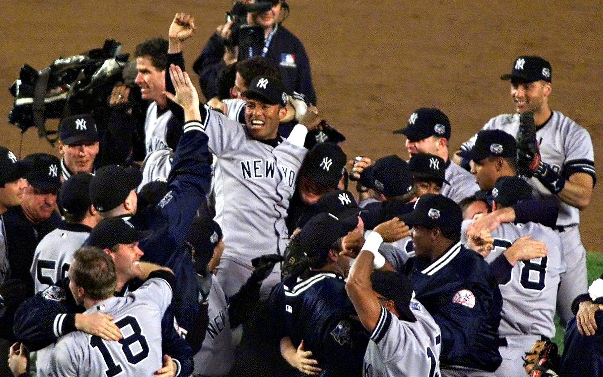 New York Yankees closer Mariano Rivera's Greatest Saves - ESPN