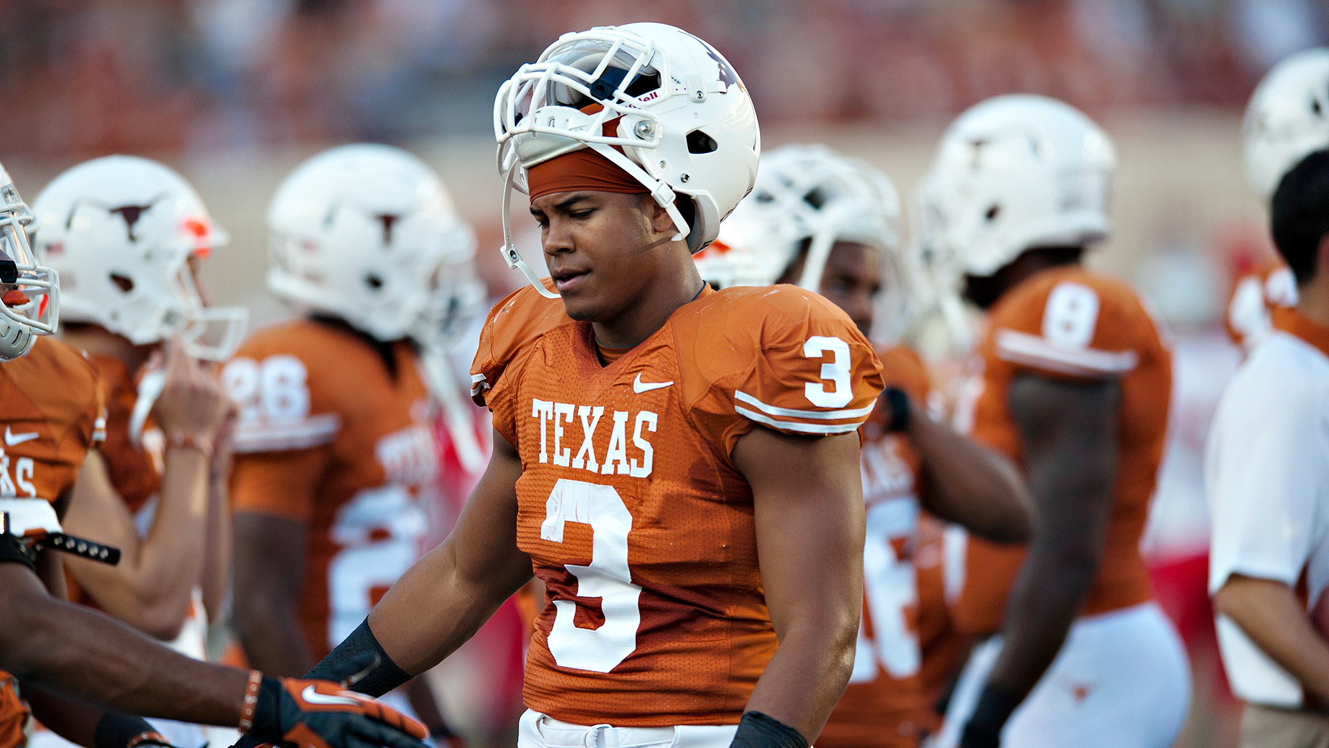 University of Texas Longhorns linebacker Jordan Hicks (3) against