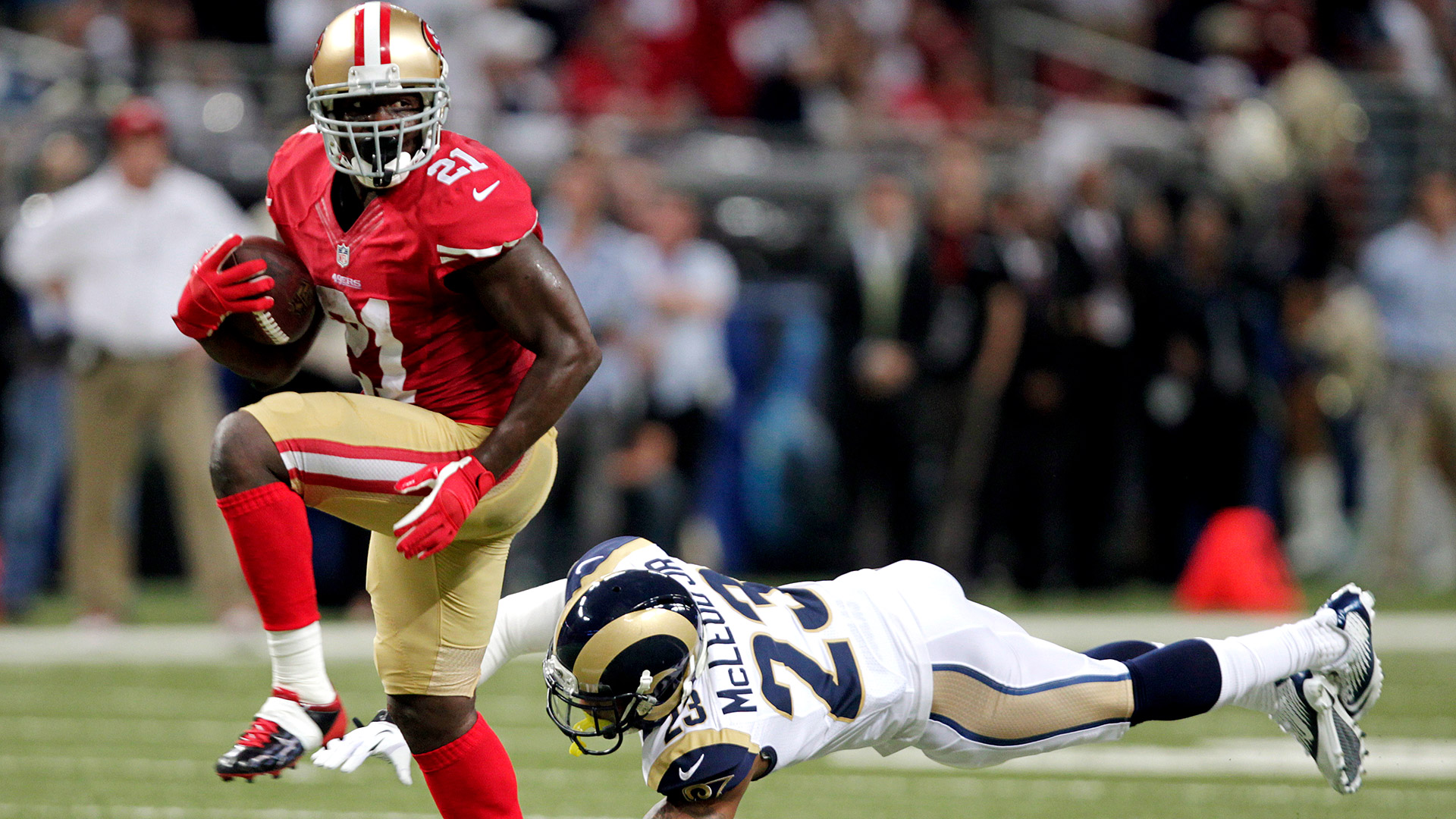 Navorro Bowman and Patrick Willis encourage the 49ers to win it