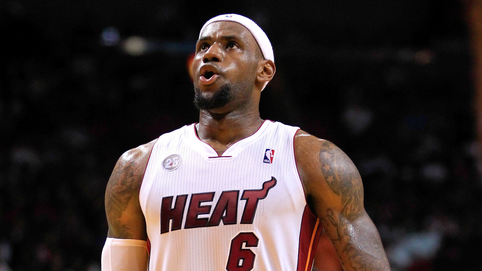 Heat's LeBron James tops NBA's best-selling jersey list