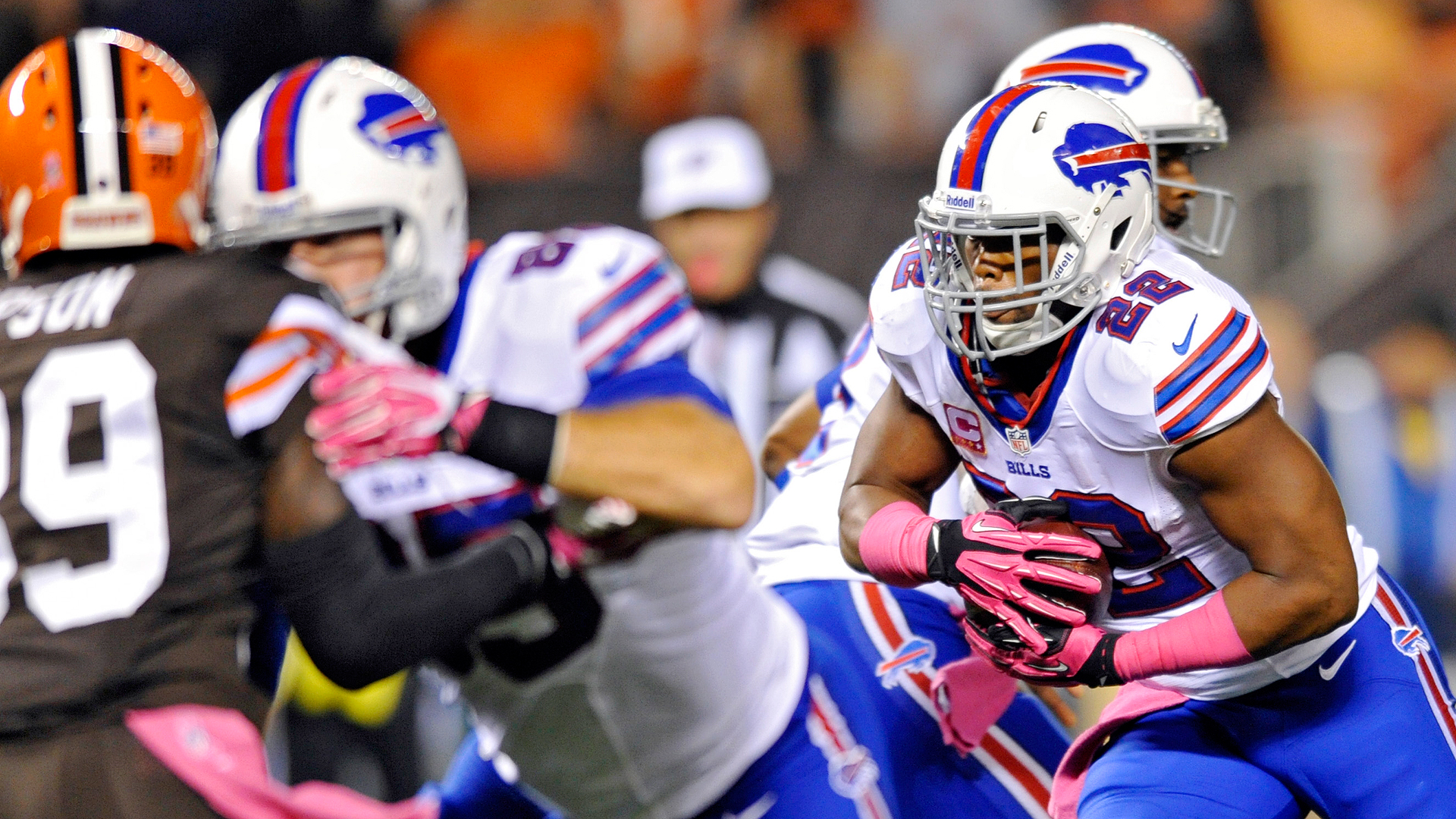 Bills player campaigns for Fred Jackson's return