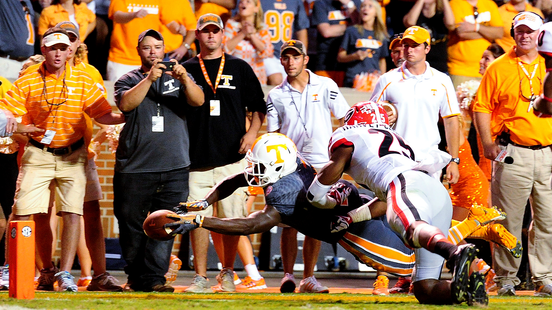 Tennessee WR Jauan Jennings out indefinitely with injury