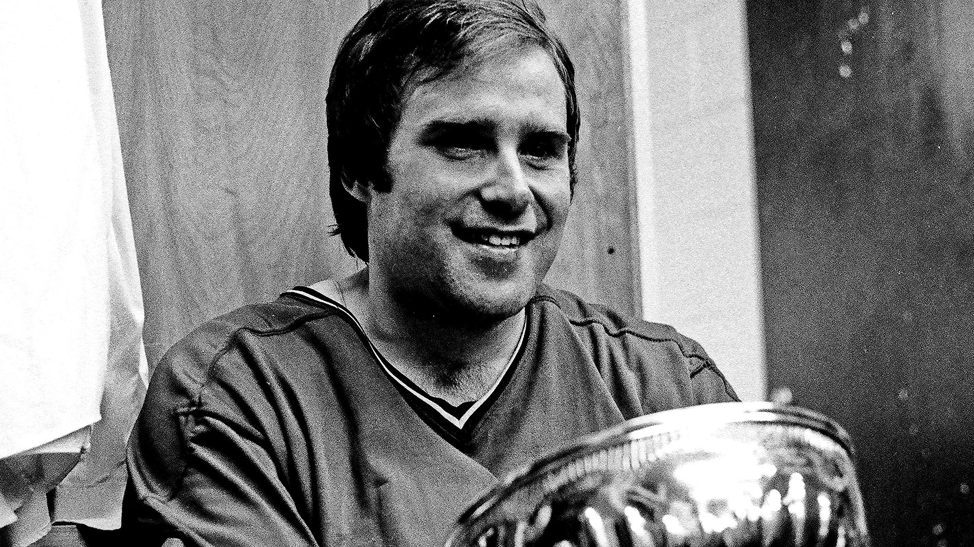 <a href="https://www.espn.com/nhl/story/_/id/46171948/hall-fame-canadiens-goaltender-ken-dryden-dies-age-78" target="_blank">Dryden, who helped Habs to six Cups, dies at 78</a>