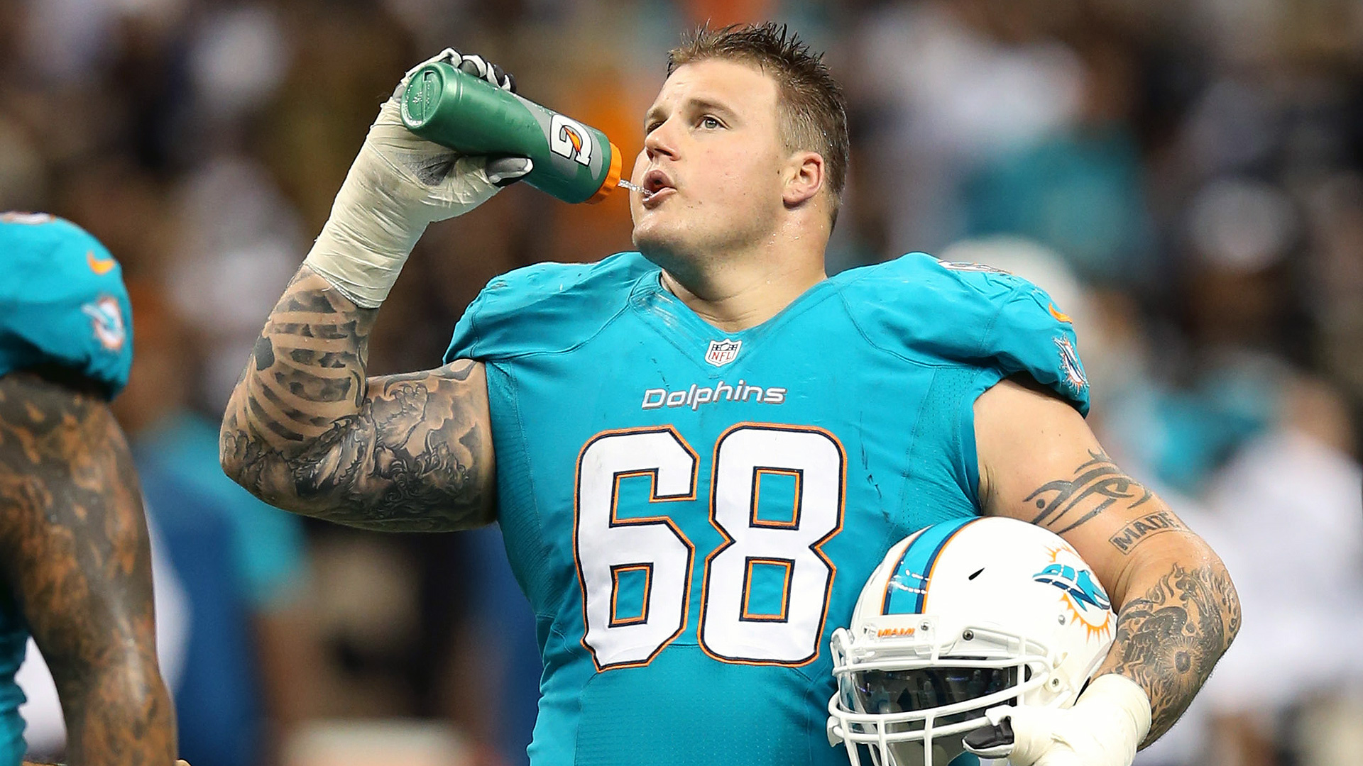 Dolphins suspend Richie Incognito after Jonathan Martin's allegations