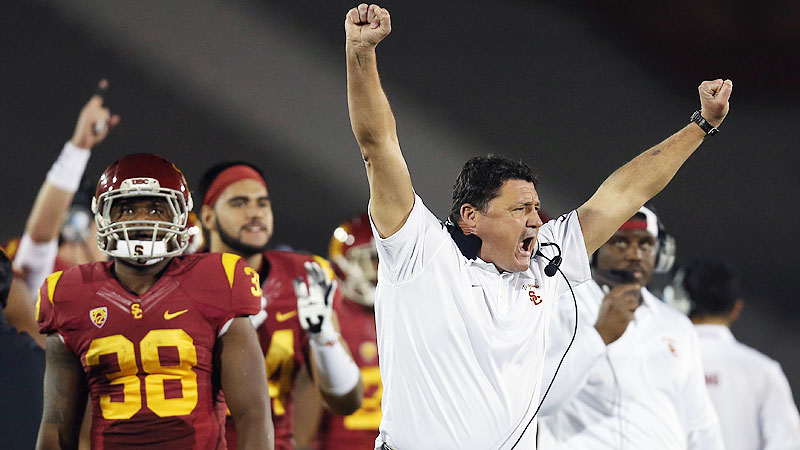 Broncos' Del Rio interviewed to be USC coach