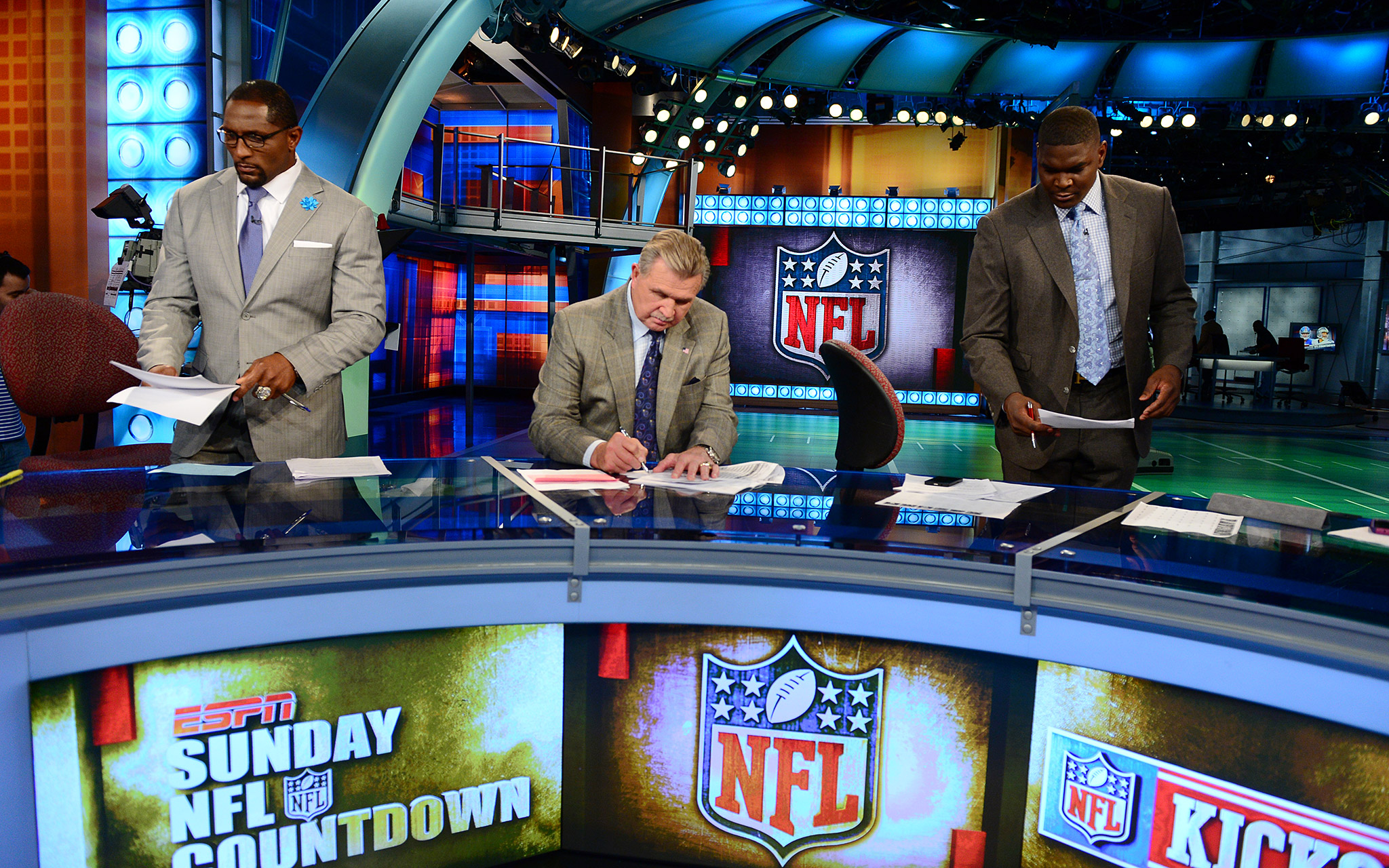 Mike Ditka Falls Asleep LIVE on Sunday NFL Countdown 