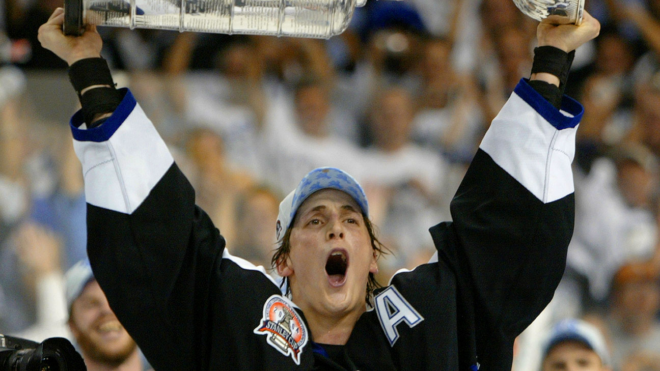 Kings' Vincent Lecavalier to retire after 17-year NHL career