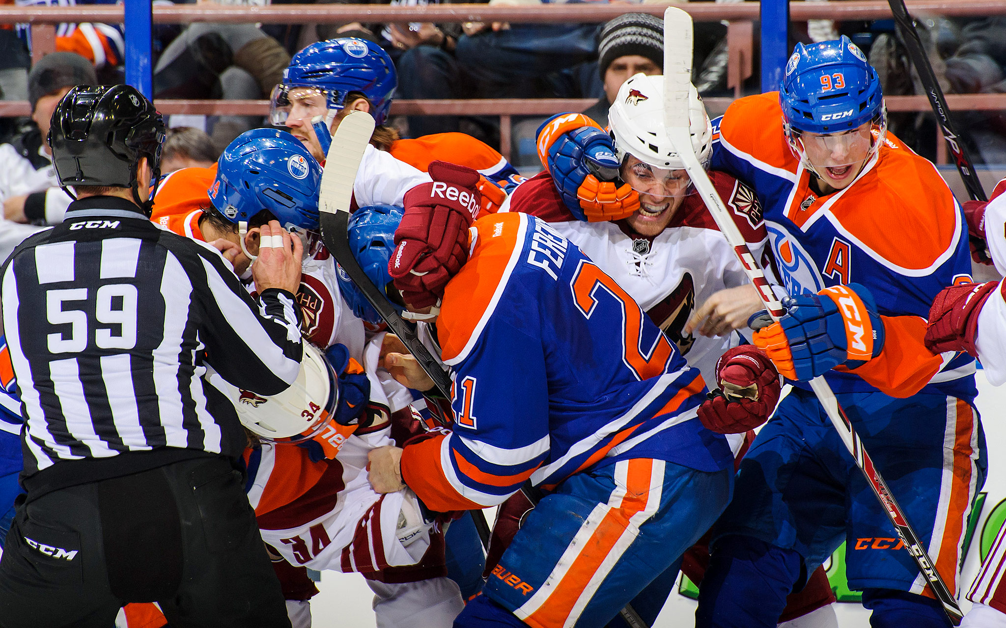 Coyotes-Oilers - The Week in Pictures for Dec. 2-8, 2013 - ESPN