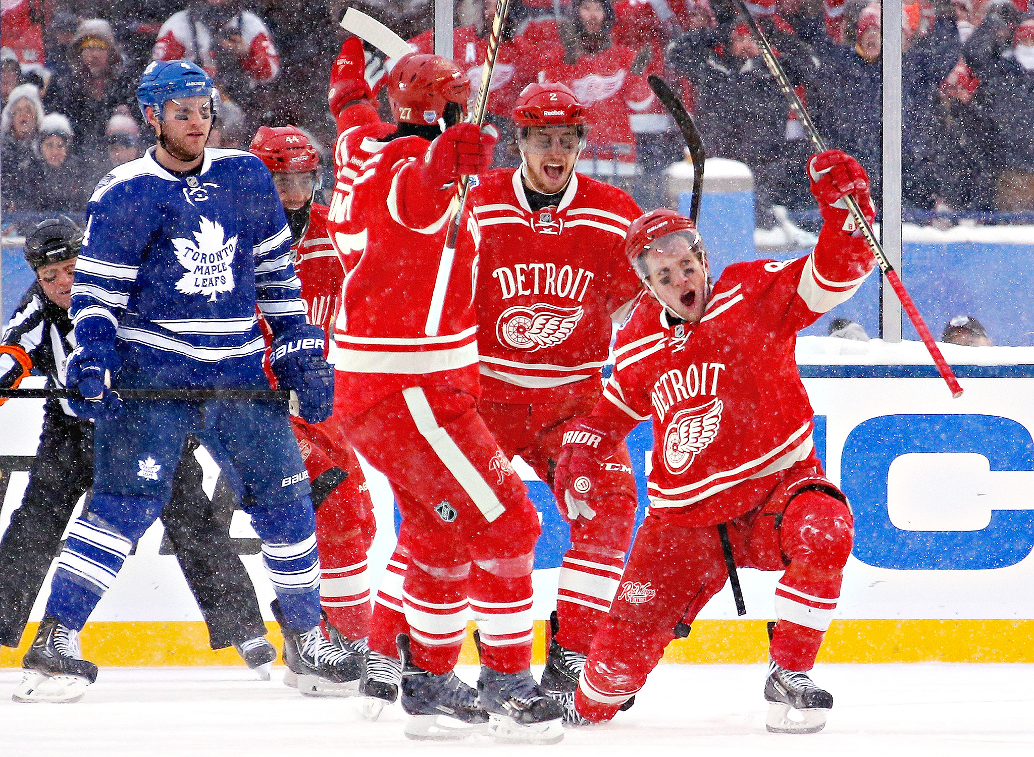 red wings 2014 winter classic jersey