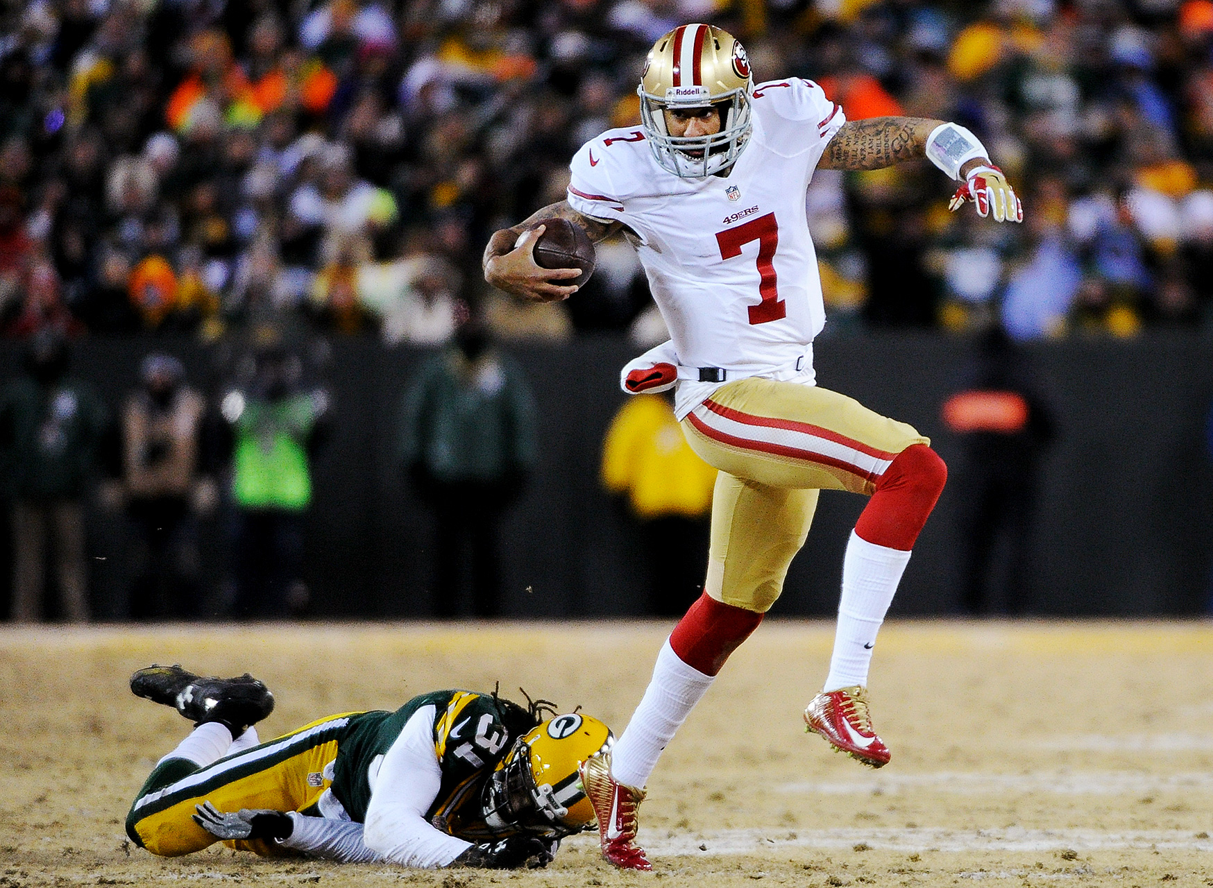 kaepernick-runs-wild-nfl-wild-card-games-in-pictures-espn