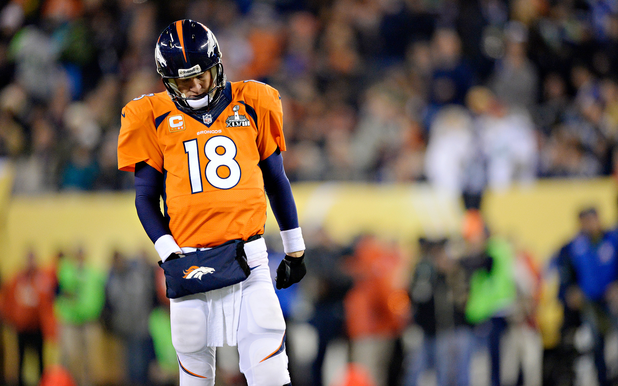 Bad Snap on Broncos' First Play of Super Bowl XLVIII Results in