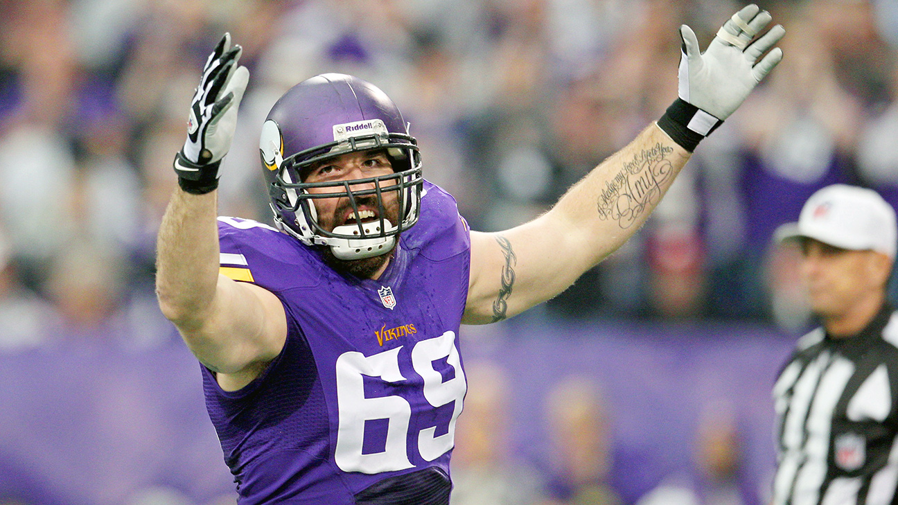 Jared Allen retirement: Vikings, Panthers DE retires on horse