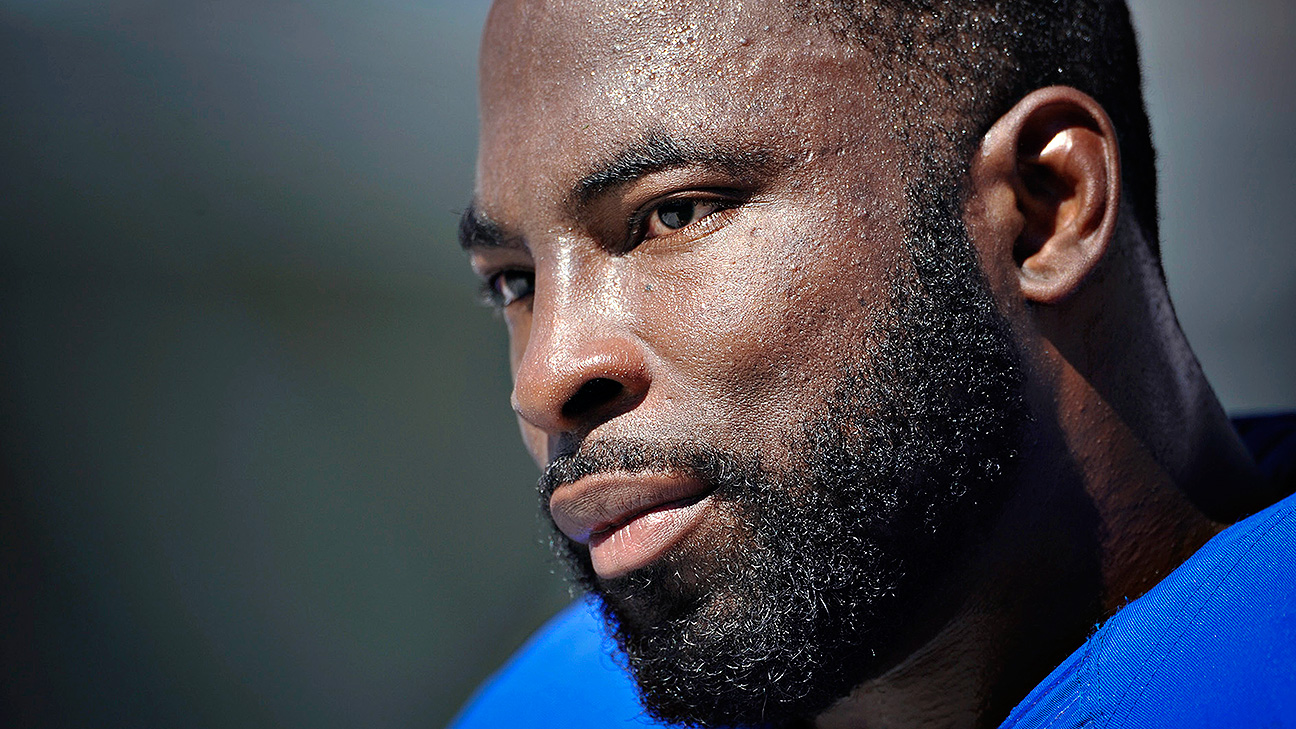 Justin Tuck's 'tight back' has Giants concerned