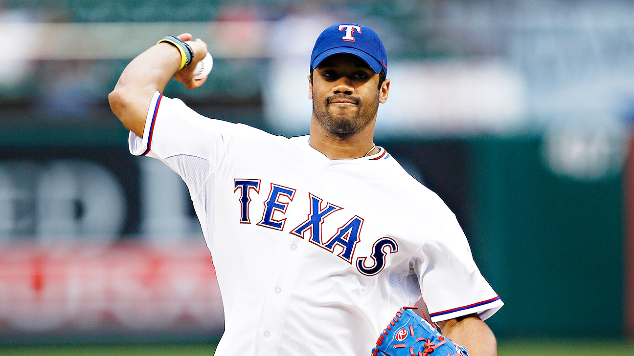 Rangers trade QB-infielder Russell Wilson to Yankees