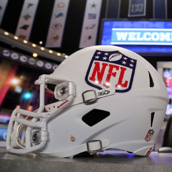 NFL helmet maker partners with U.S. Army to help curb soldiers' head  injuries - ESPN