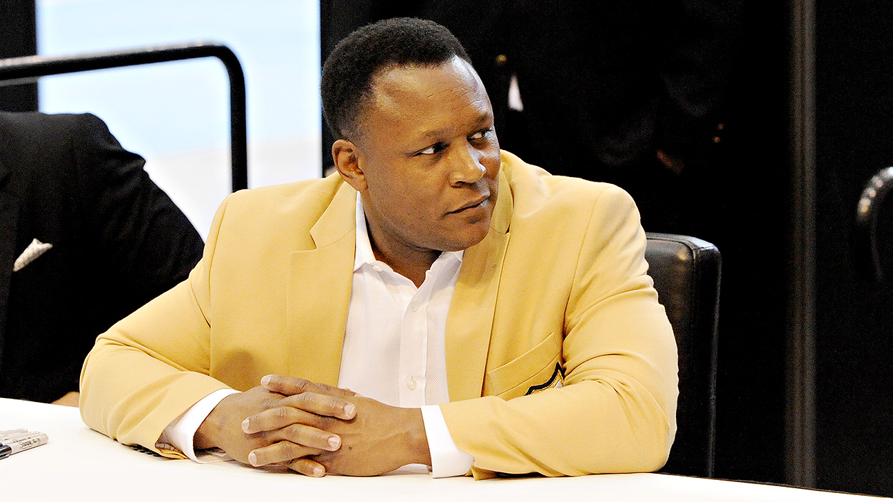 Lions HOF RB Barry Sanders says he's going to reveal the mystery of why he  retired from the #NFL at such a young age in his new…