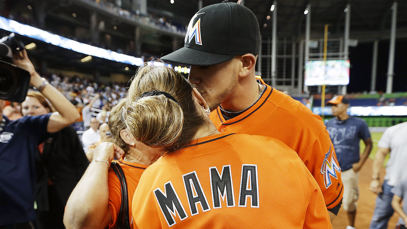 Marlins welcome Jose Fernandez's family to ballpark for his birthday