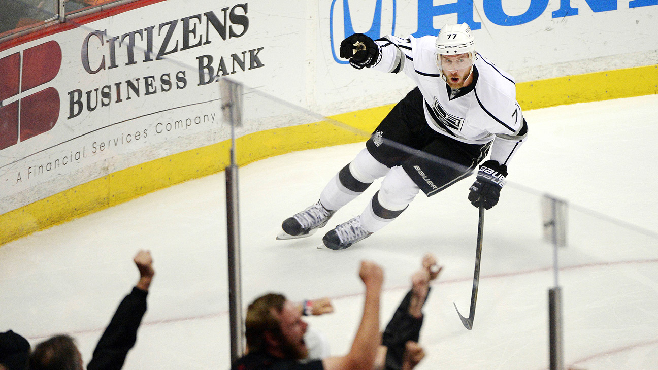 Stanley Cup Playoffs: Kings rout Chicago Blackhawks, Jeff Carter