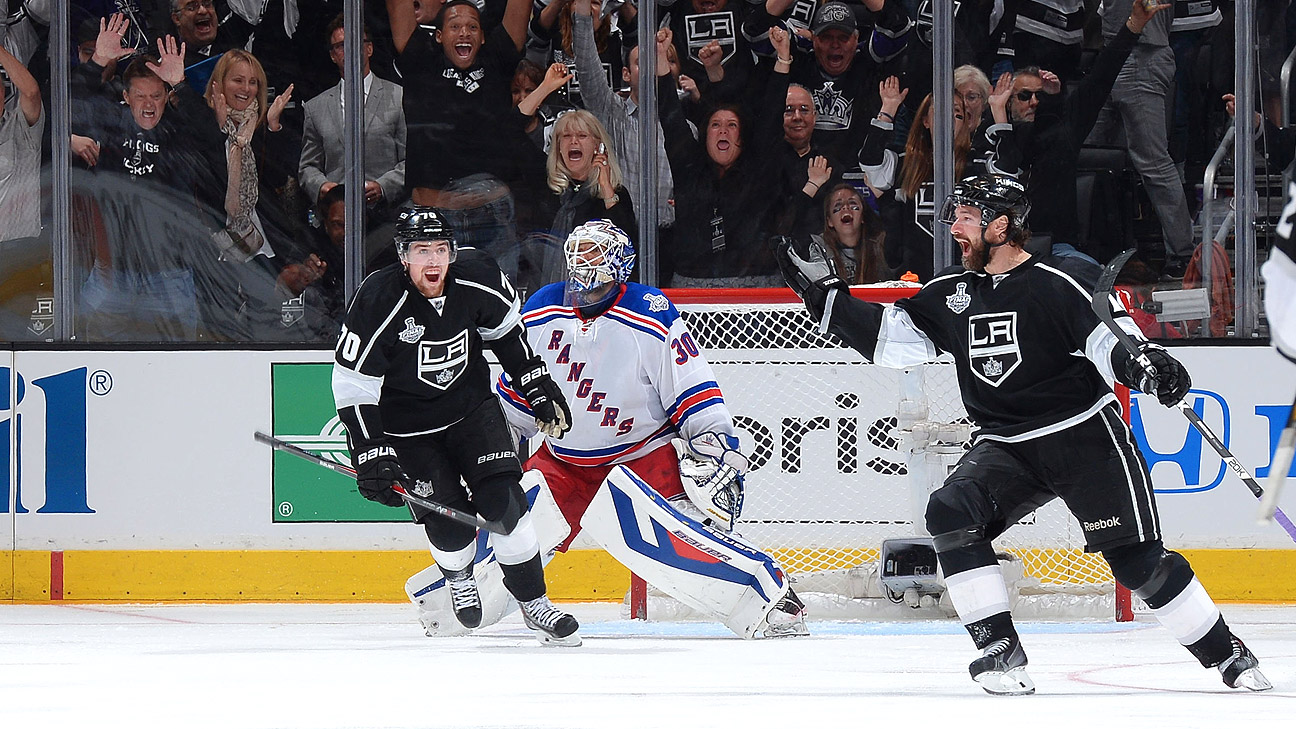 L.A. Kings sign Stanley Cup hero Alec Martinez to new six-year