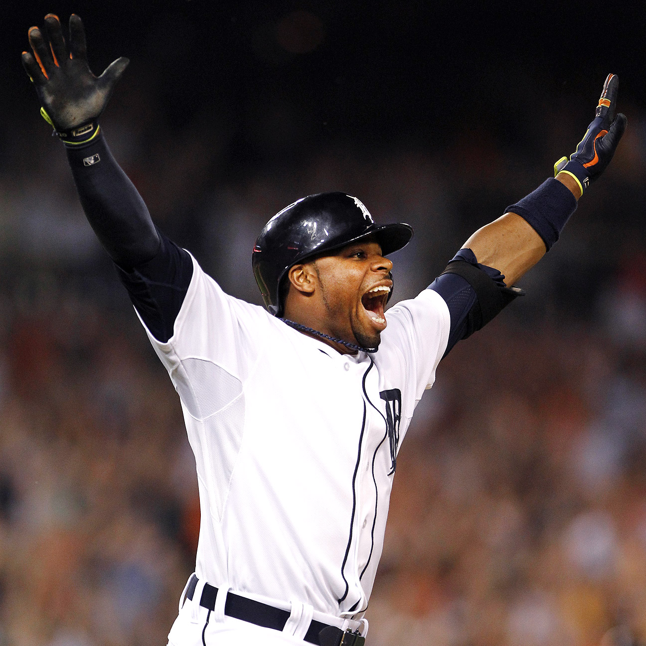 Rajai Davis comes through with walk-off slam that he, Detroit