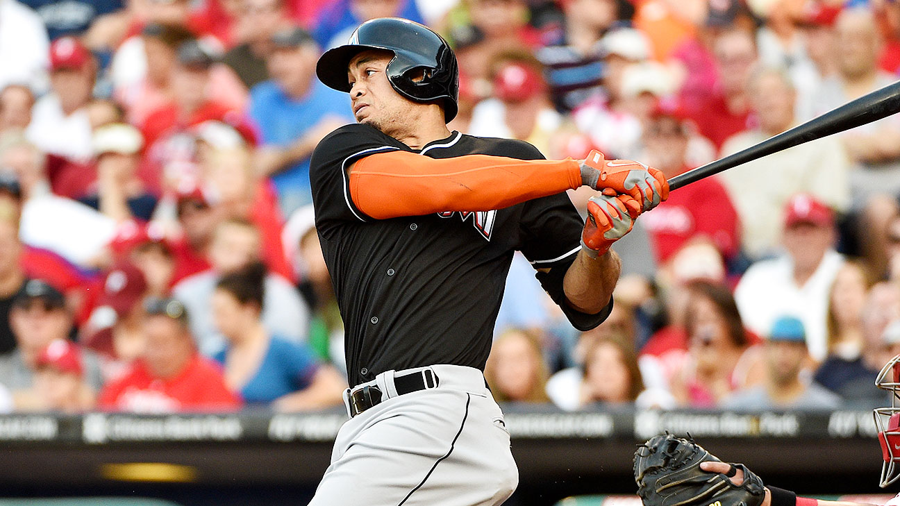 Pics: Giancarlo Stanton celebrated signing a $325 million contract