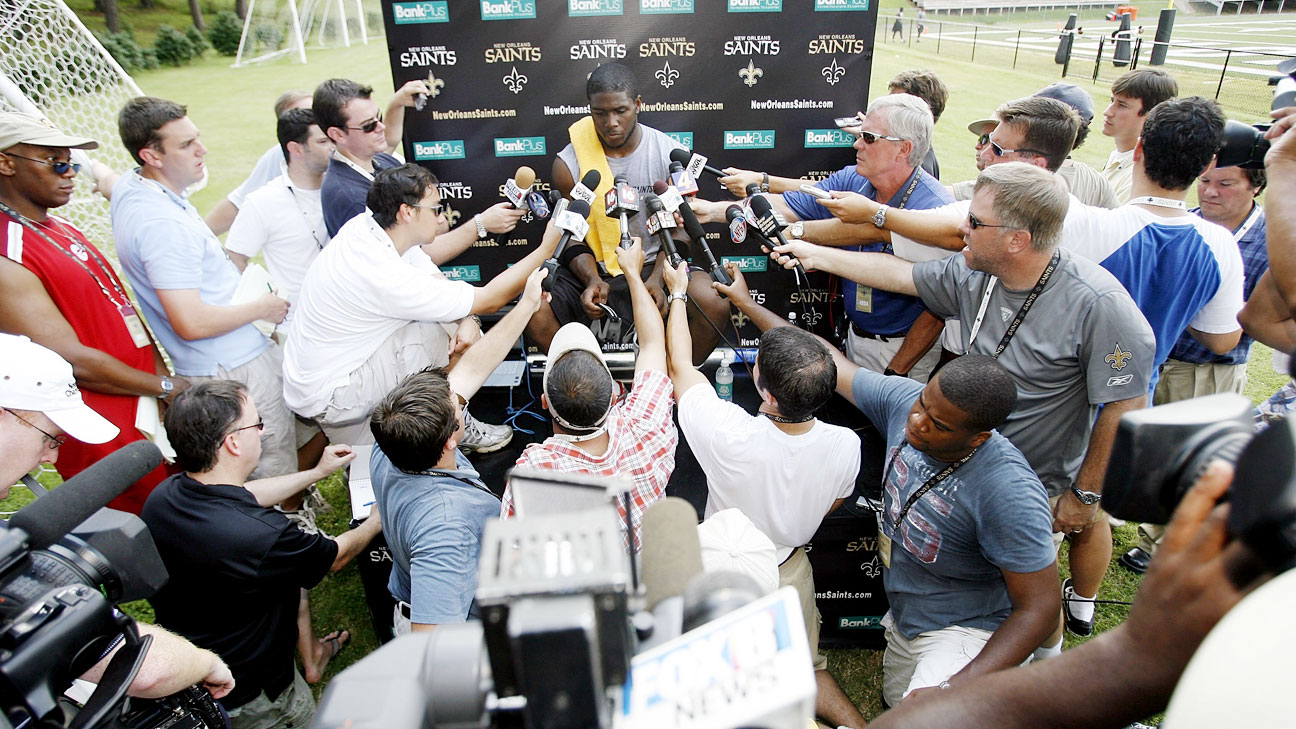 Reggie Bush asks: Lamar Jackson, why not sign with New Orleans Saints?