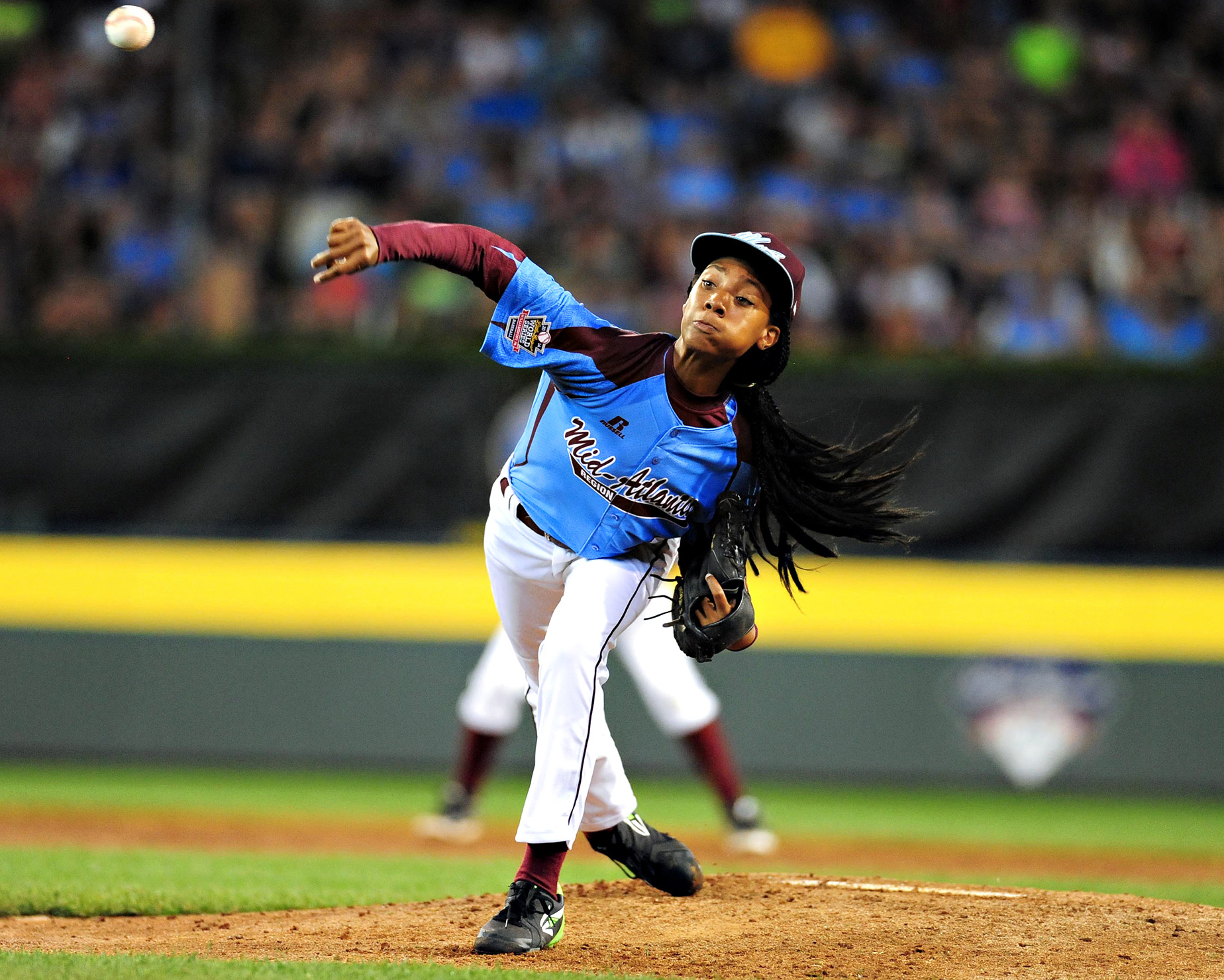 Mo'ne Davis introduces herself to the world at LLWS in 2014 - ESPN