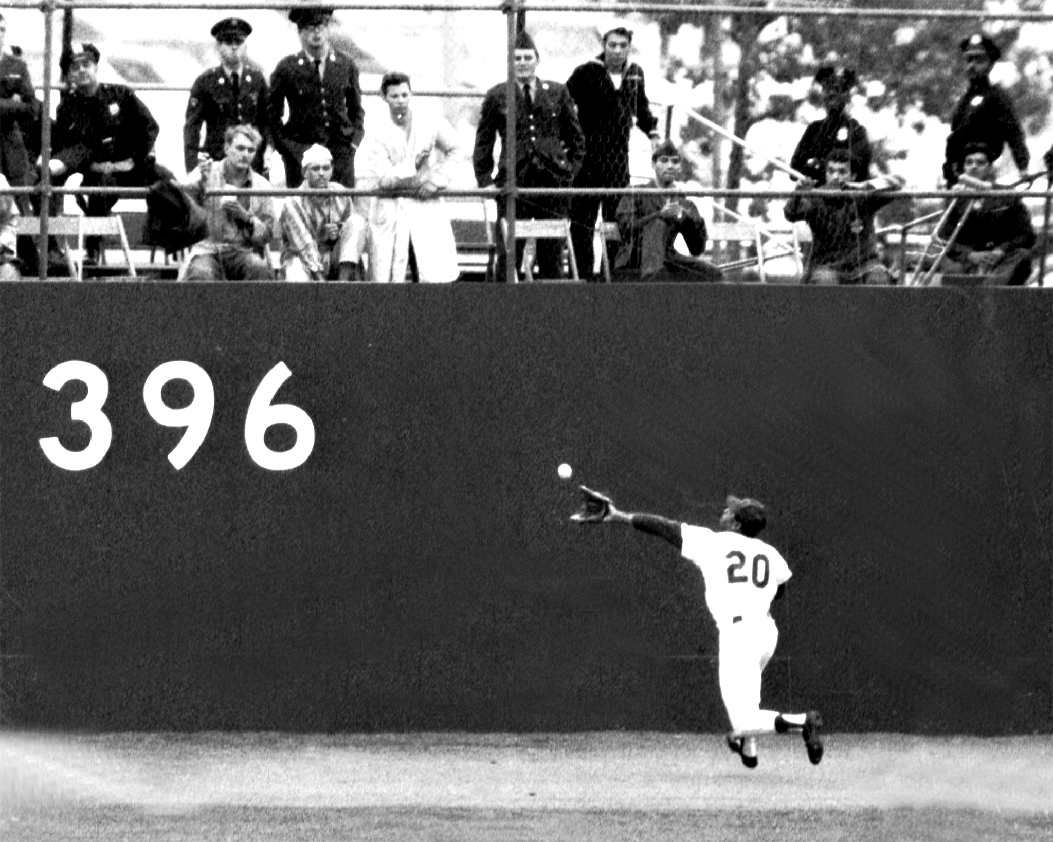 Tommie Agee: 1969 World Series, Game 3 - Greatest OF catches in MLB