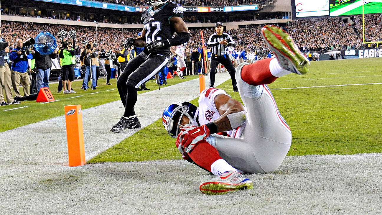 Giants WR Victor Cruz undergoes knee procedure, out for Week 16