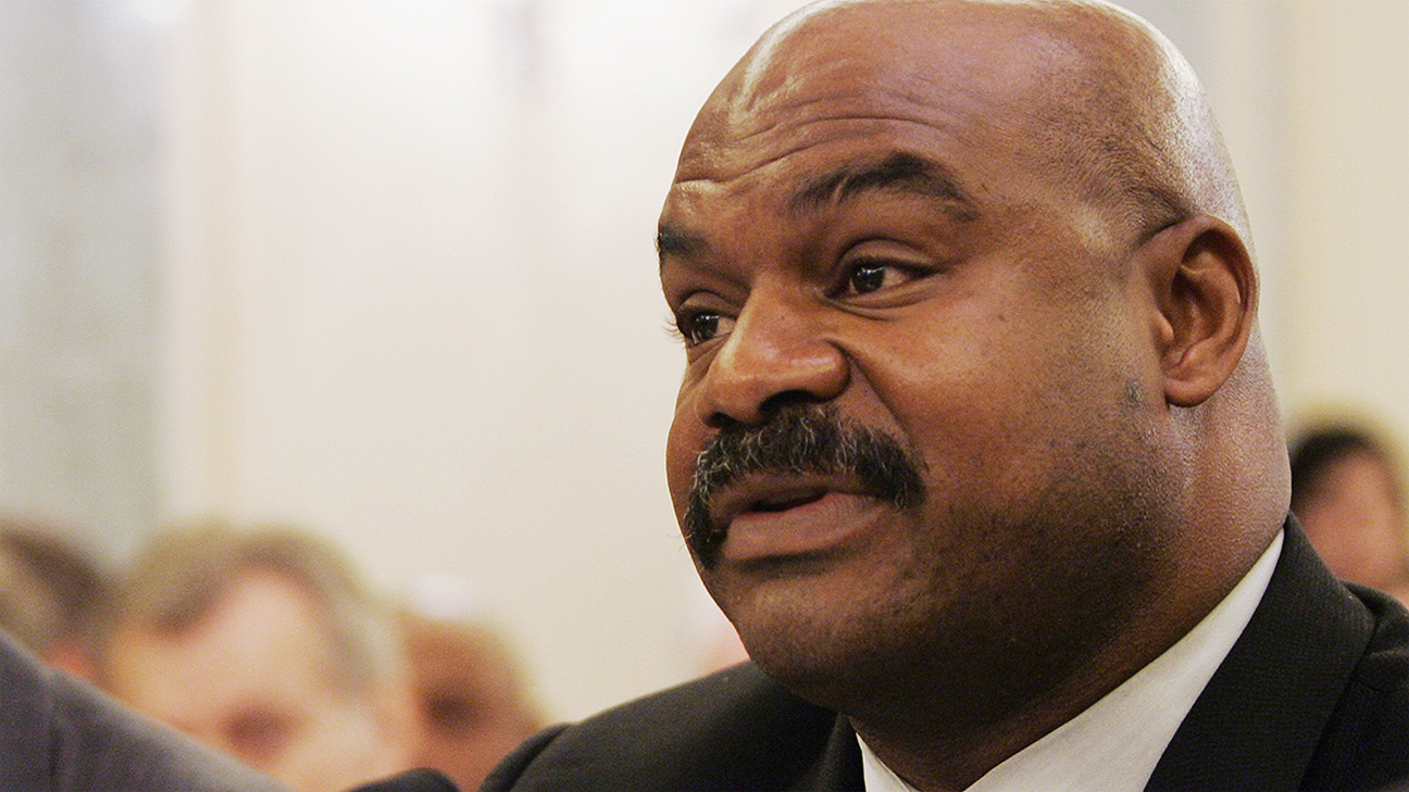 Dave Duerson's son not happy with commissioner's comments on head