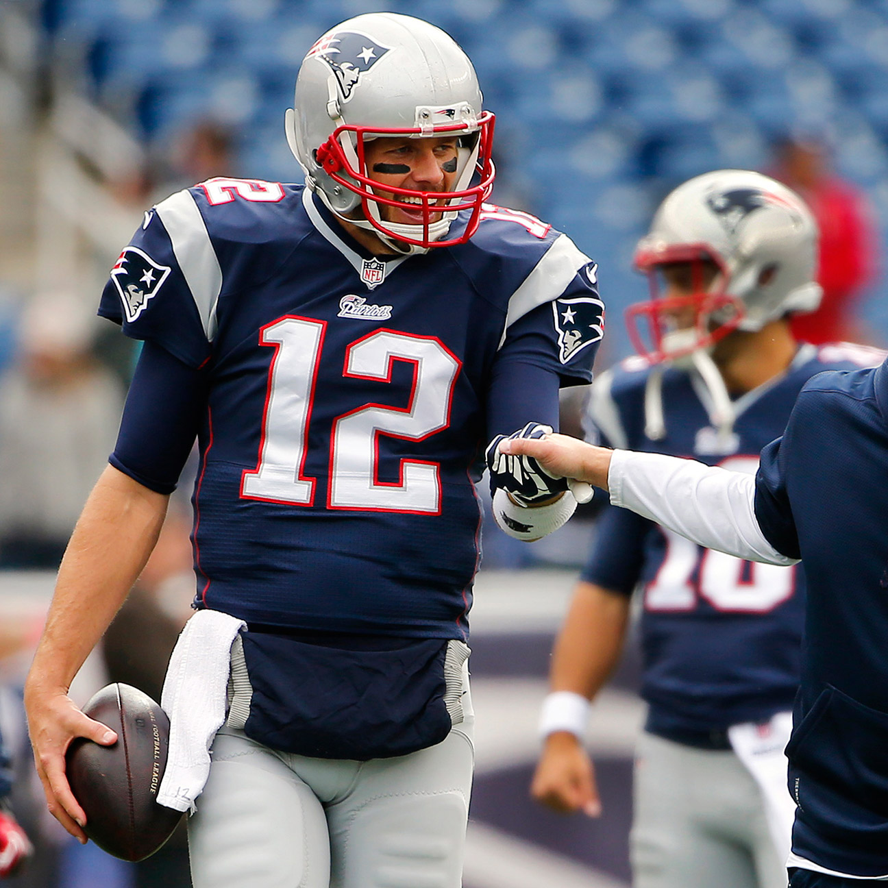 Tom Brady, Martellus Bennett lead New England Patriots past