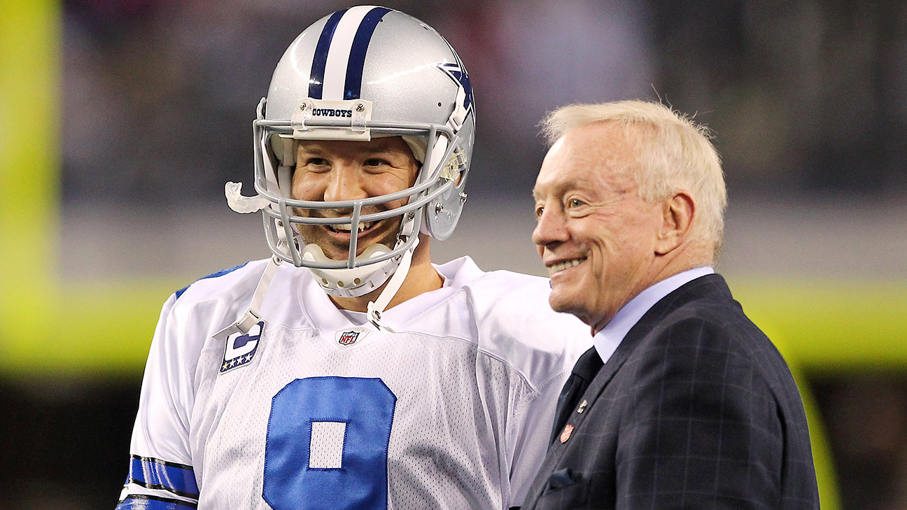 Dallas Cowboys Tony romo talks the referee after losing his helmet on a  play against the Houston Texans during the first half at AT&T Stadium in  Arlington, Texas on October 5, 2014.