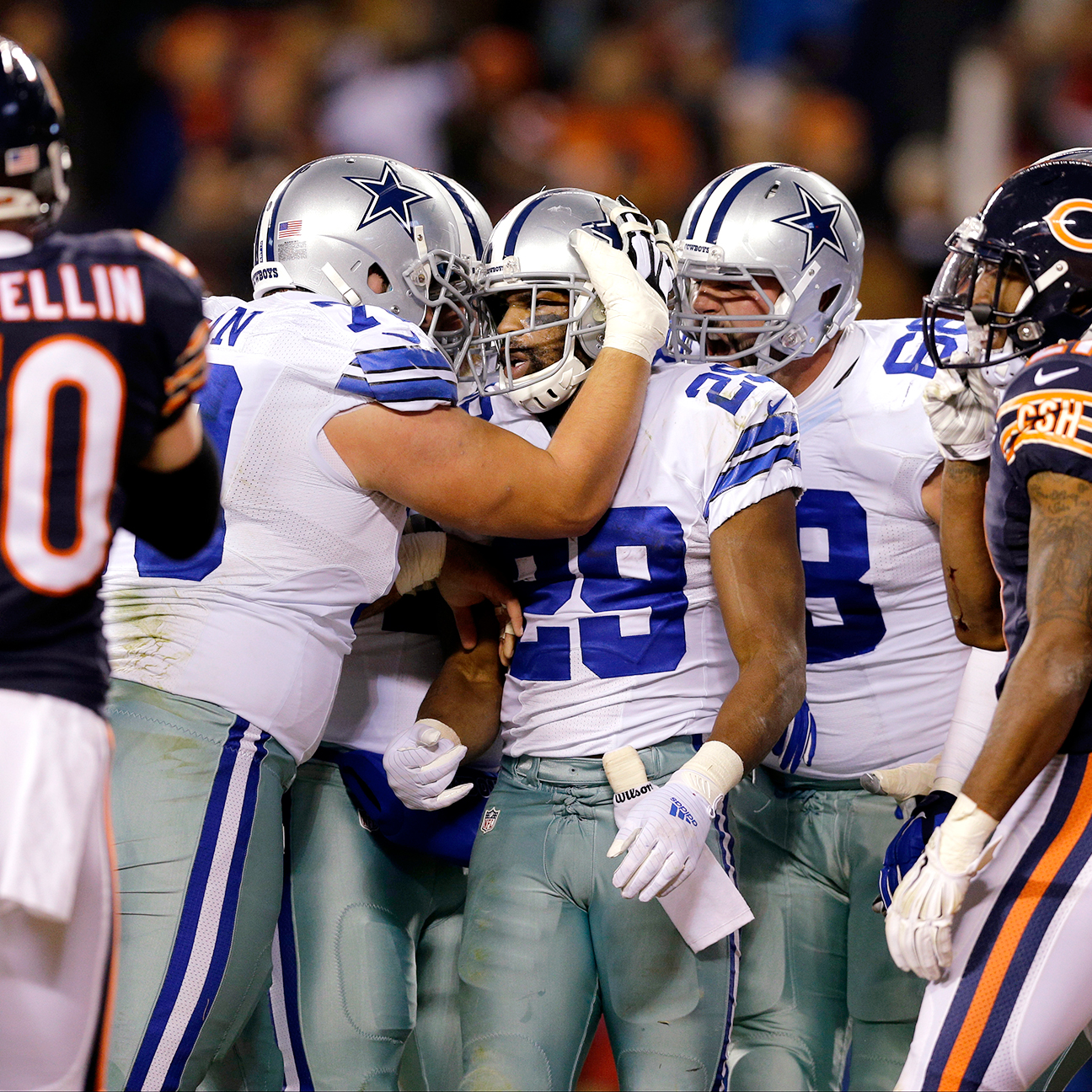 Murray, Romo lead Cowboys past Bears