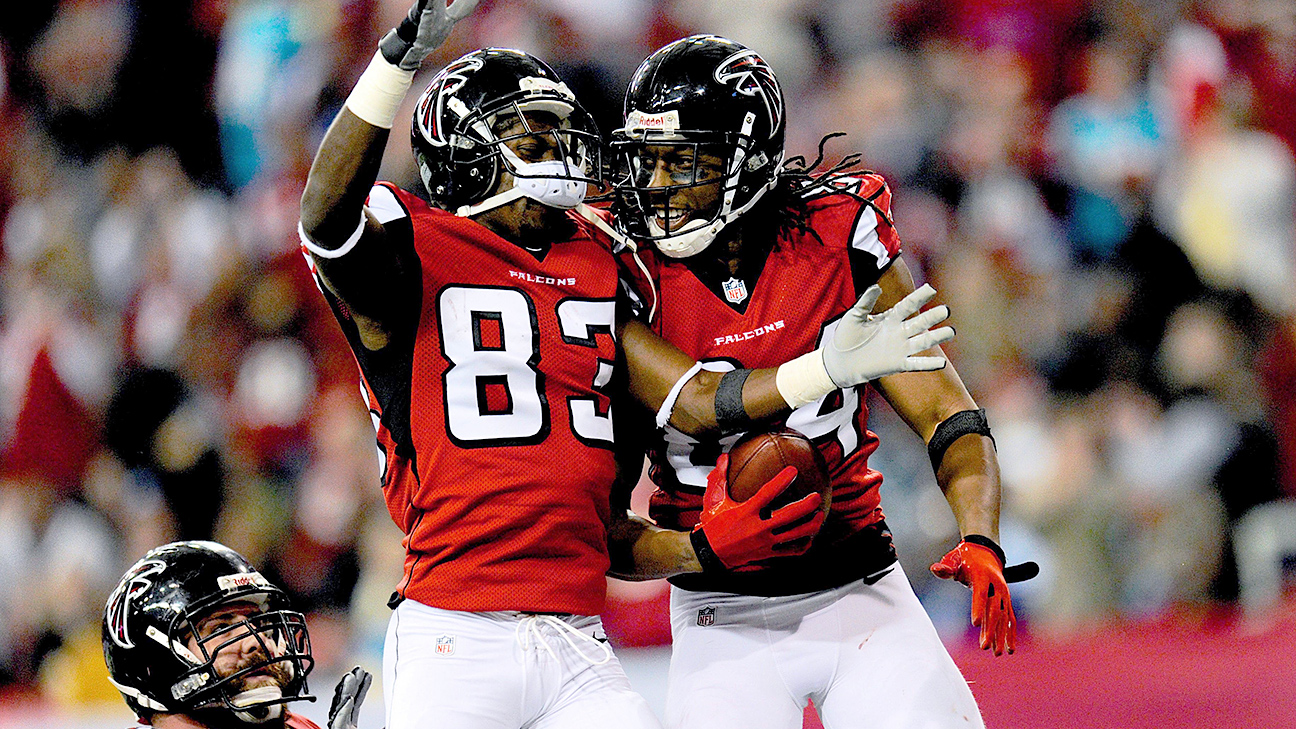 Roddy White cheering for son in Dixie Youth AA World Series from