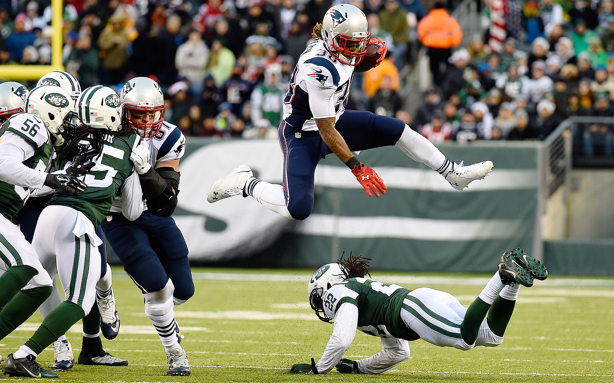 brandon-bolden-hurdles-2014-nfl-week-16-espn