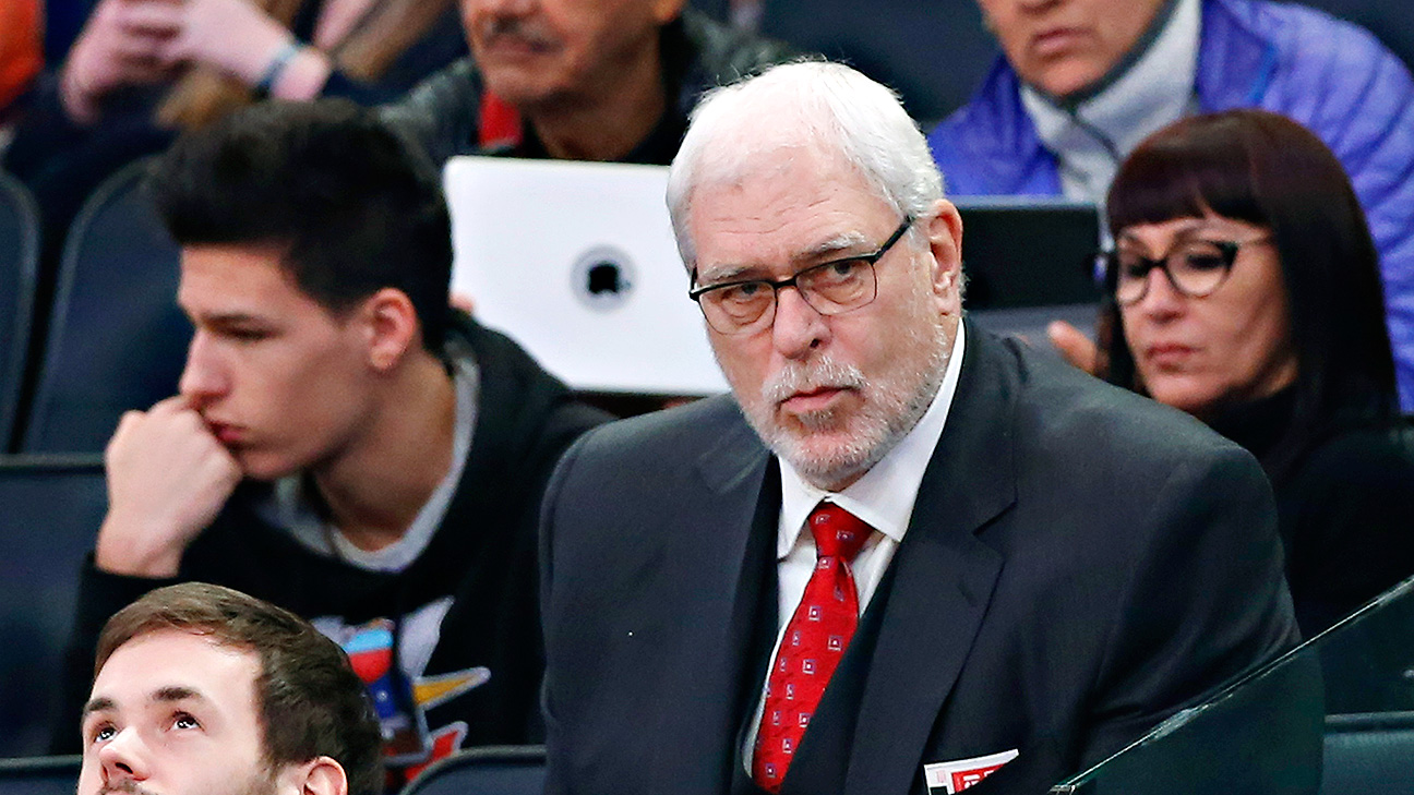 Phil Jackson distributes 'Mindfulness on the Go' book to Knicks, filled  with meditation exercises – New York Daily News