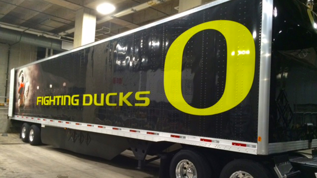 Oregon to wear pink helmets and cleats for Breast Cancer Awareness