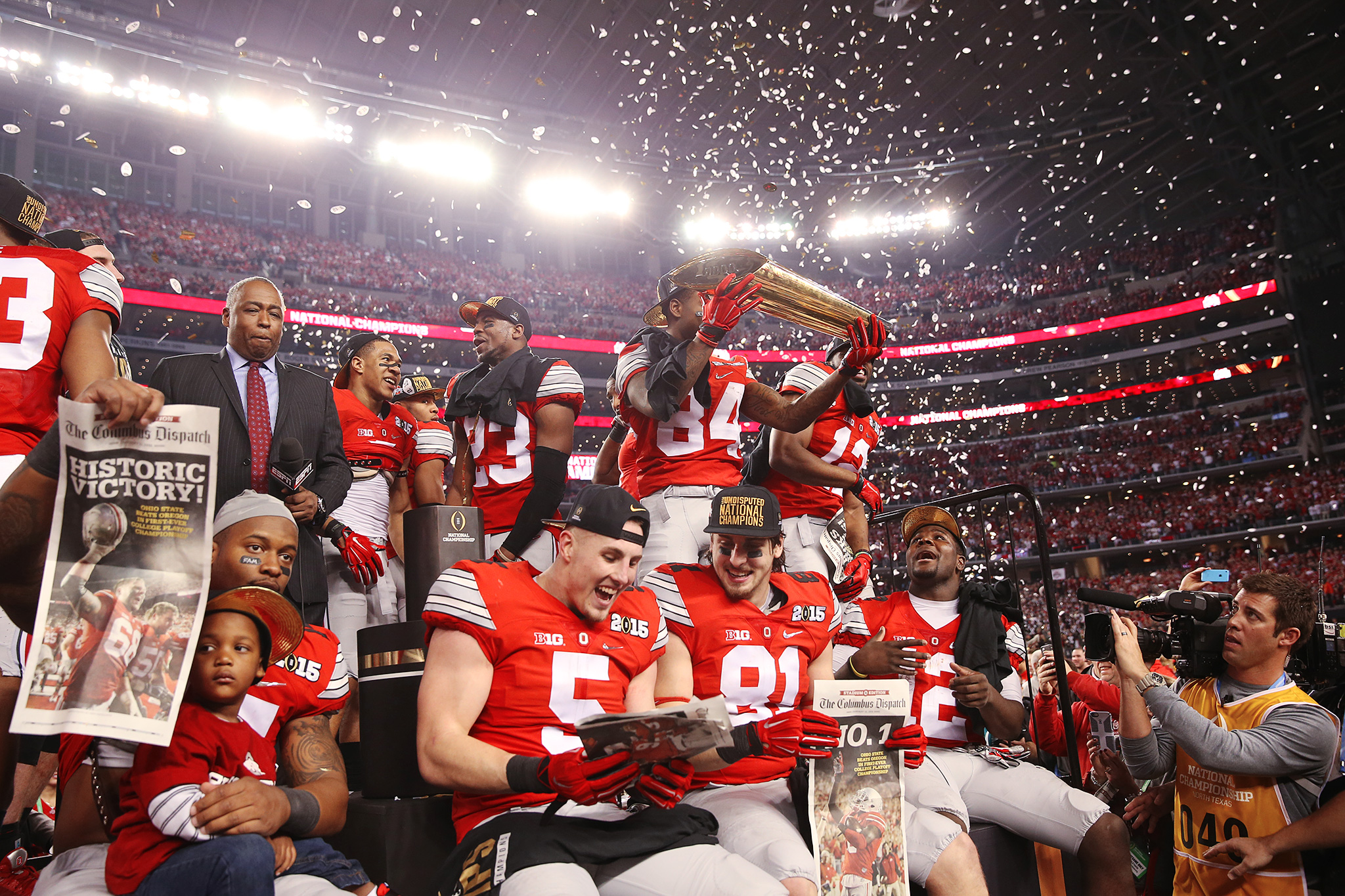 Trophy, Confetti And More - College Football Playoff National 