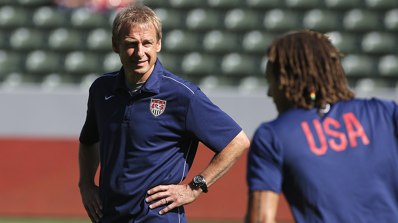 US Soccer gets new home kit for 2014